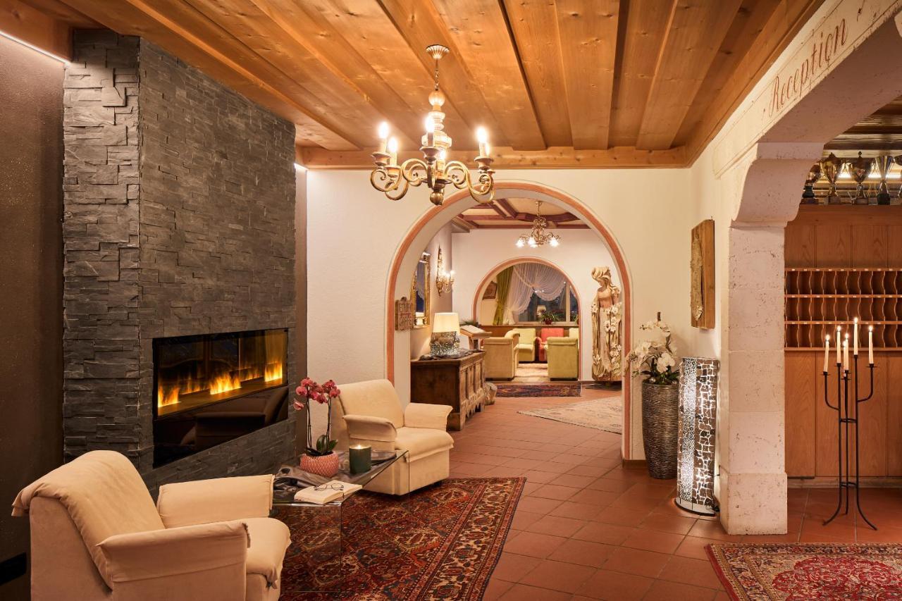 Dolomites Wellness Hotel Savoy La Villa  Exterior photo