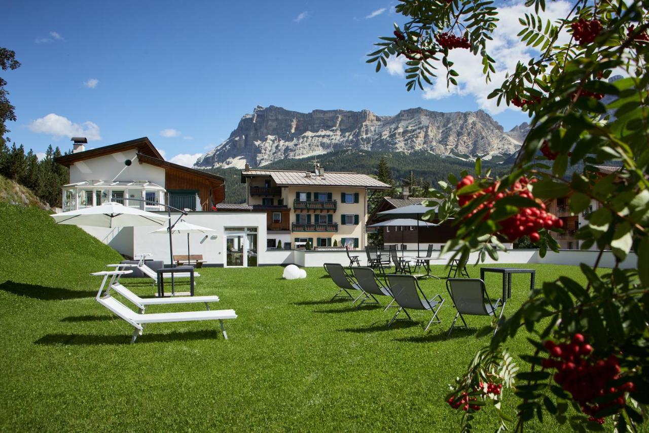 Dolomites Wellness Hotel Savoy La Villa  Exterior photo