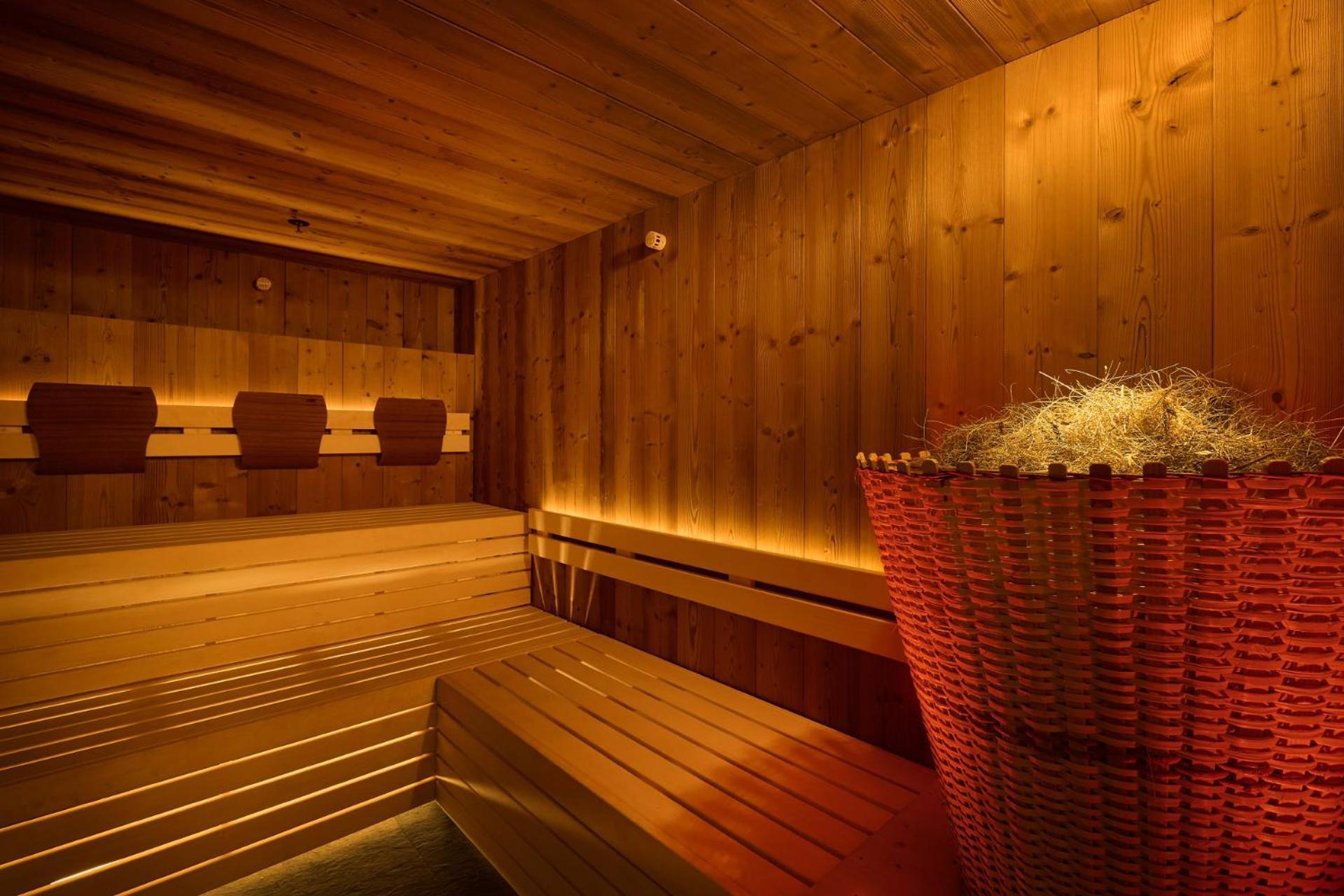 Dolomites Wellness Hotel Savoy La Villa  Exterior photo