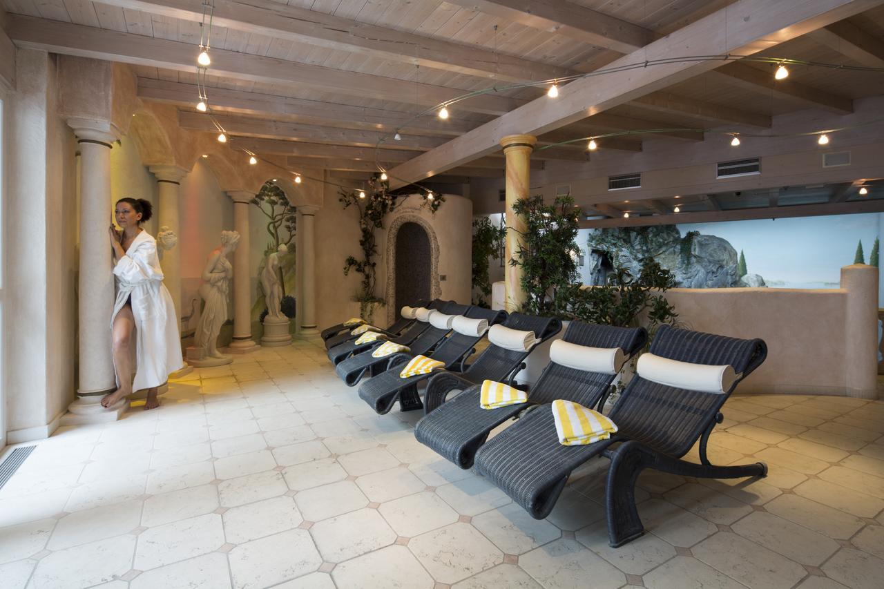 Dolomites Wellness Hotel Savoy La Villa  Exterior photo